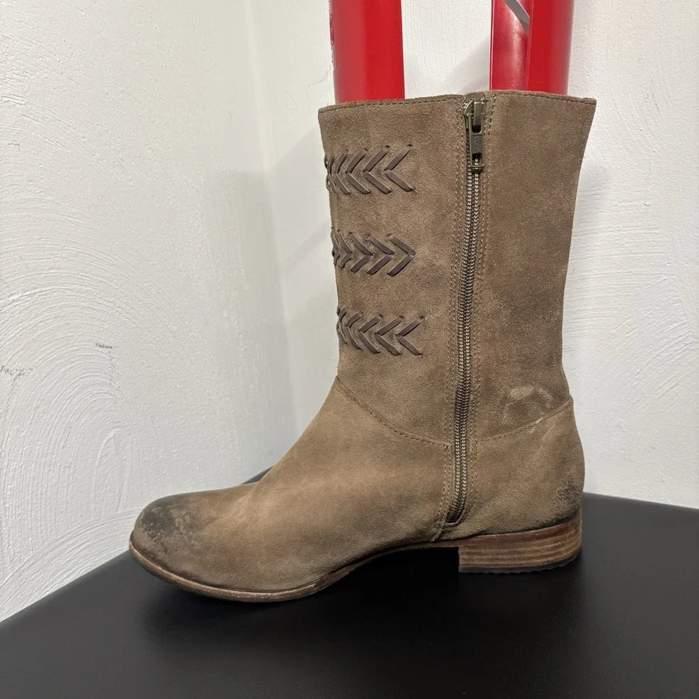 UGG Cailyn Womens 9 Boots Brown Distressed Suede Winter‎ Western Low Heel Roper